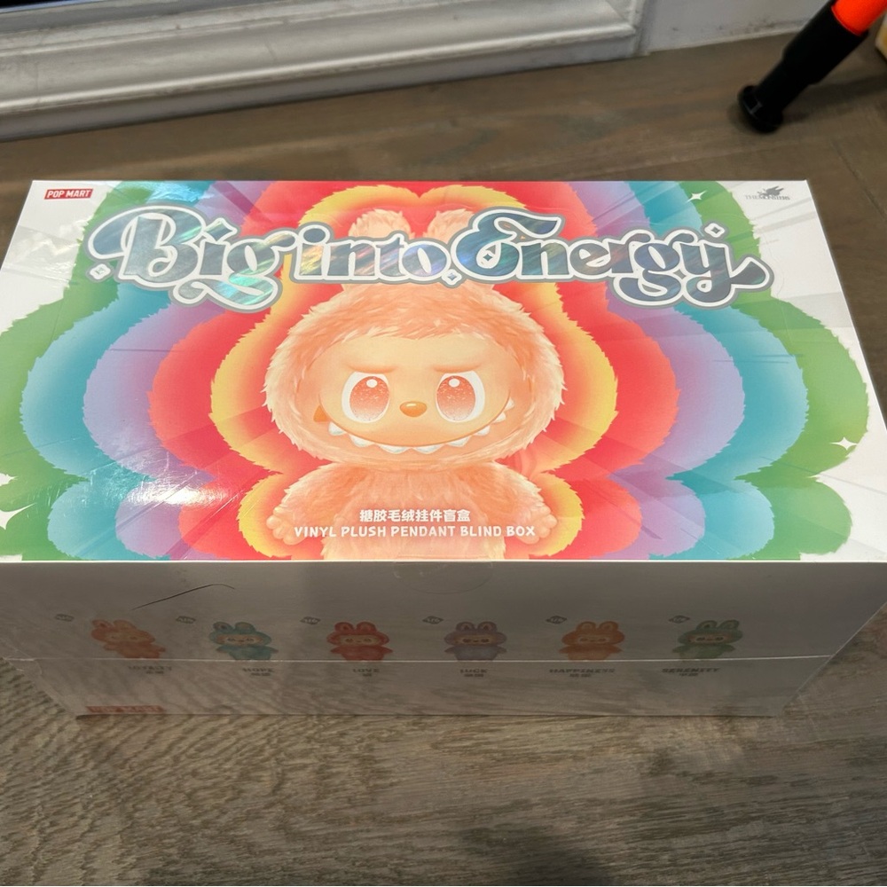 Pop Mart Big into Energy Labubu Set
